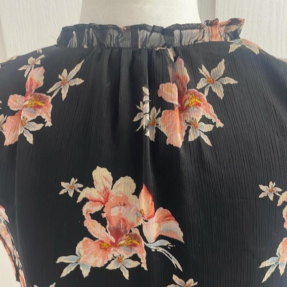 Cece Lava Flower on Black Flutter Sleeve Blouse Chiffon Lined Ruffles Size XS - Picture 4 of 12